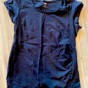 *MATERNITY* shirt size Medium